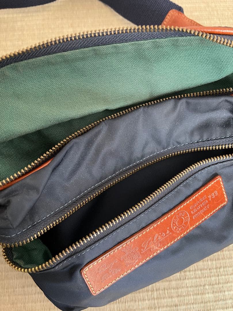 フェリージ　ボディバッグ　ネイビー