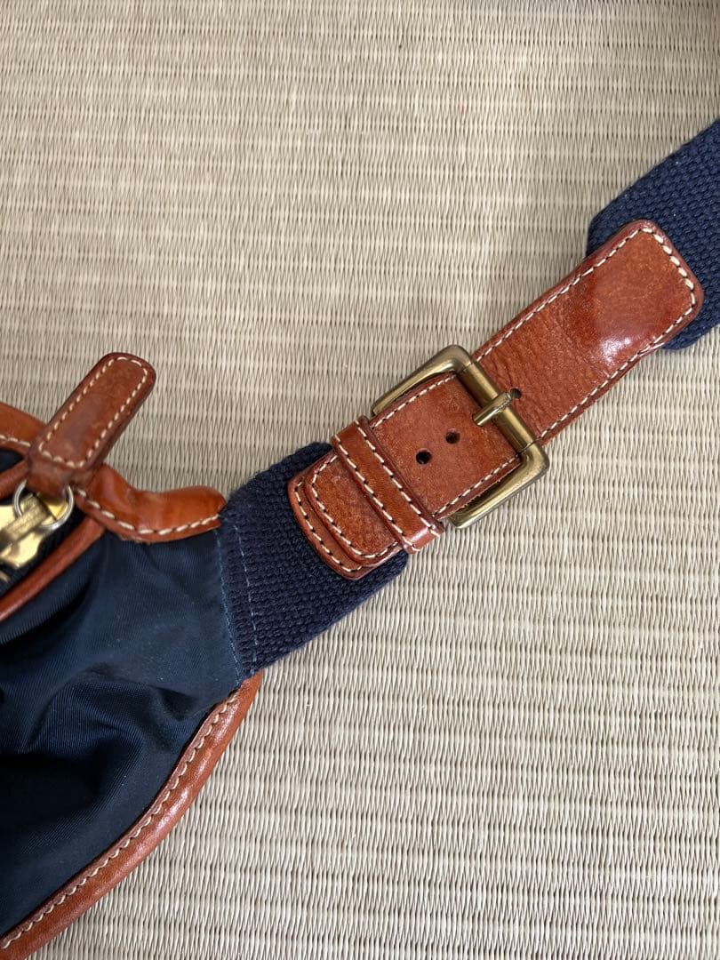 フェリージ　ボディバッグ　ネイビー