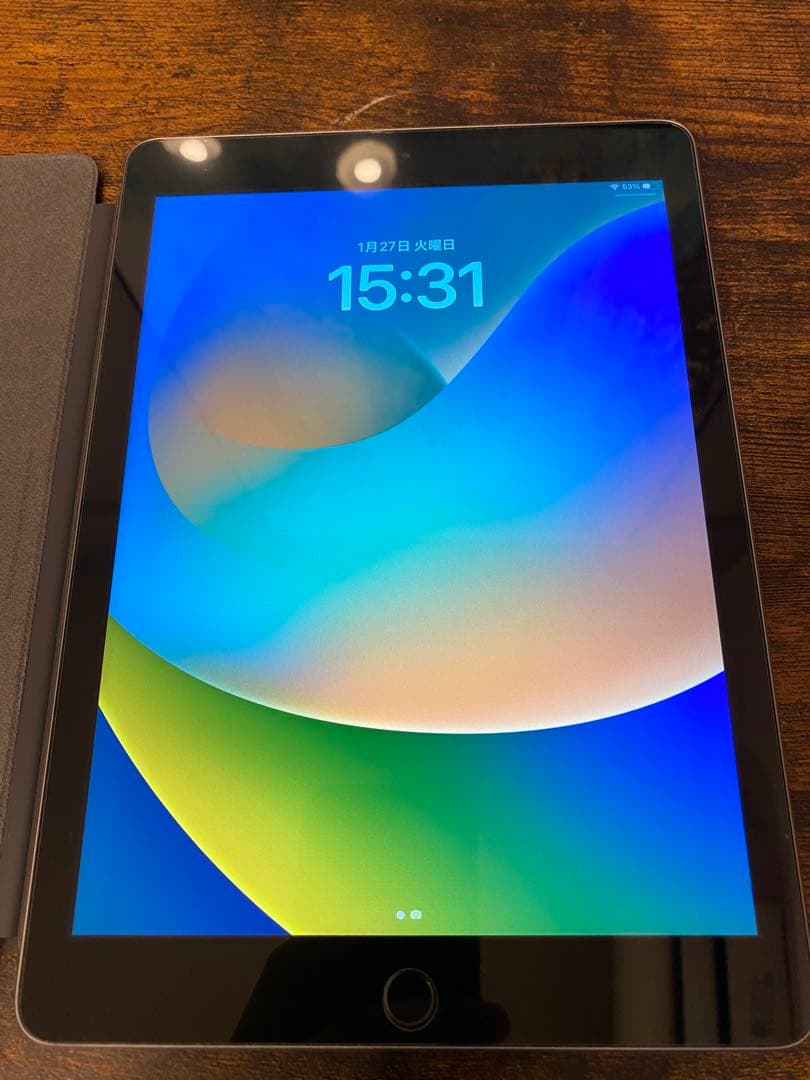 【美品】iPad 第5世代 カバー付き 32GB Wi-Fiモデル