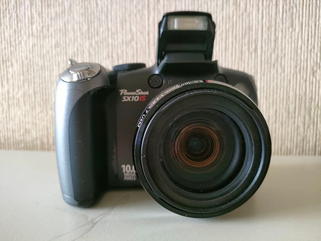 Canon PowerShot SX10 IS 本体
