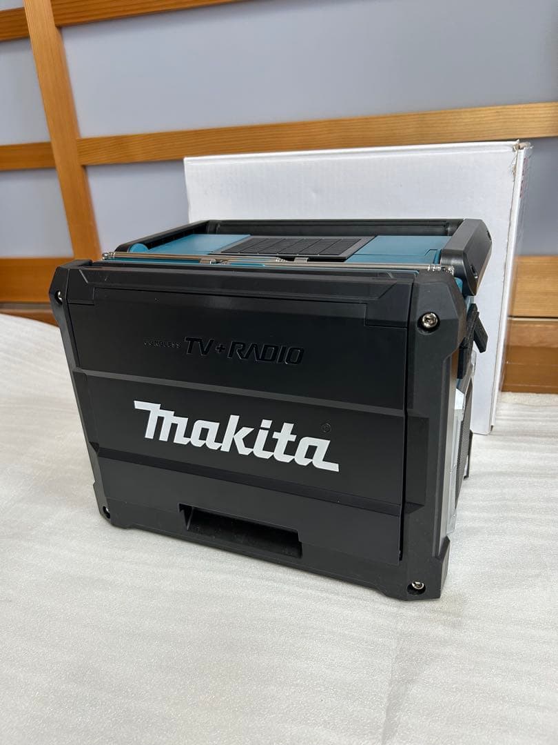 ⭐︎ほぼ未使用品⭐︎Makita マキタ 現場用 ラジオ 付 テレビ　TV100