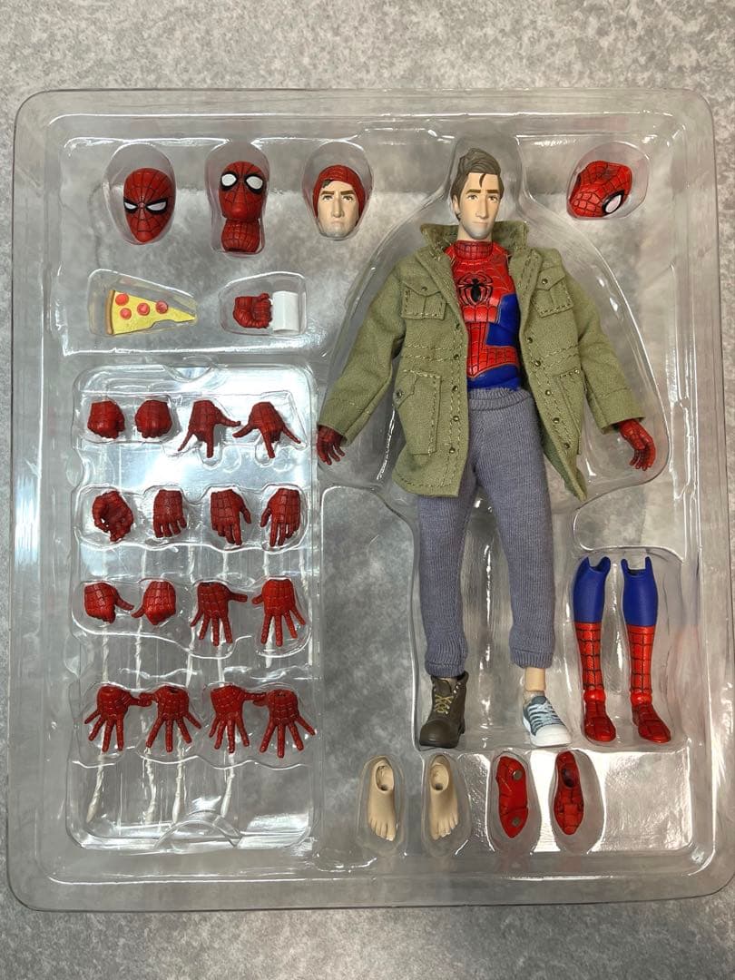 MAFEX ピーターBパーカー　スパイダーバース　　スパイダーマン　マフェックス