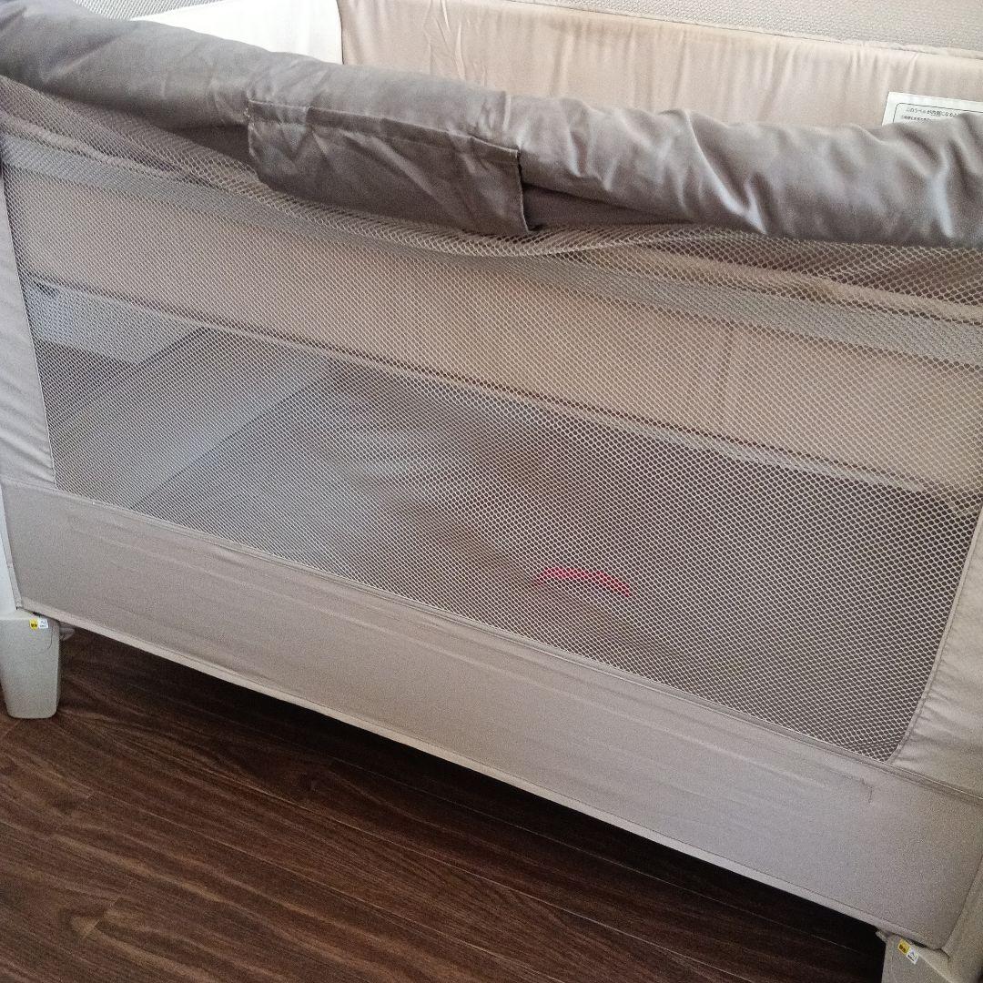 Apricaココネルエアーベビーベッド メッシュ ブラウン・ベージュ66047