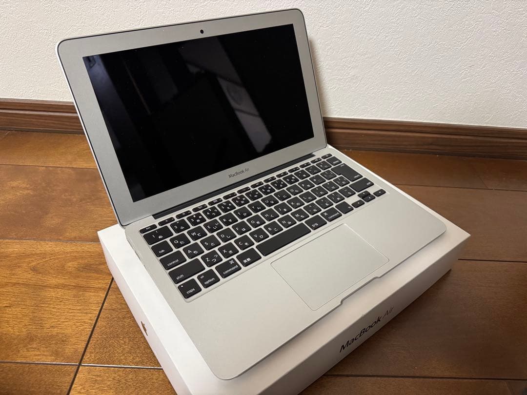 MacBook本体 Apple MacBook Air 11-inch MD224J/A