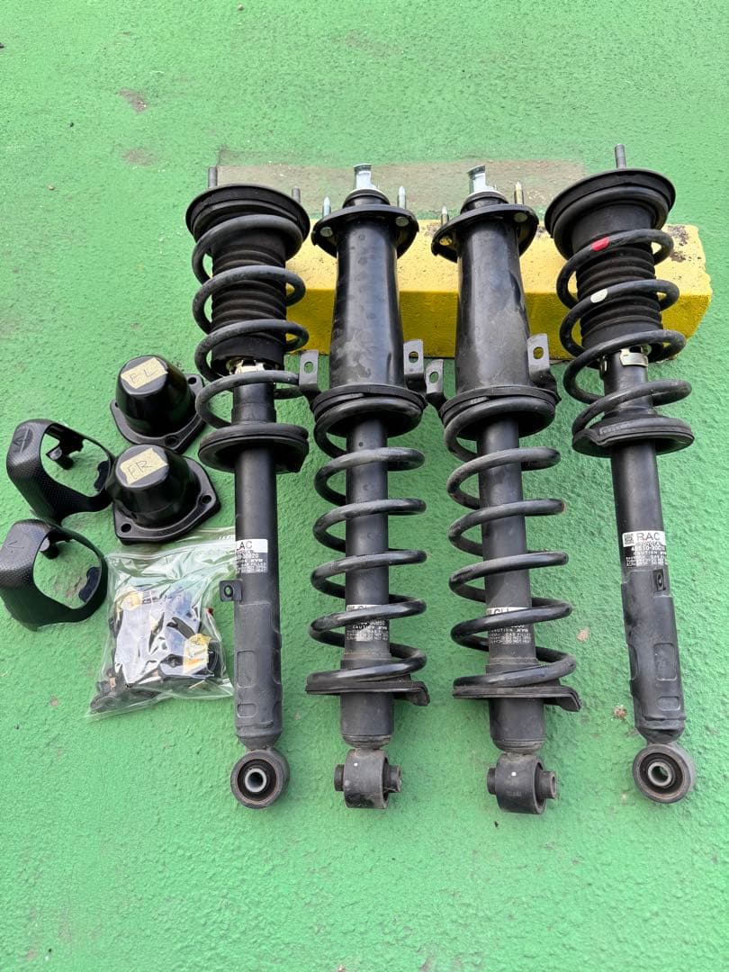 AWS210 210系クラウン 純正ショック&サスペンションアブソーバー1台分