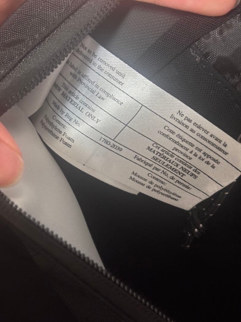 アークテリクス ブラックメッセンジャーバッグ