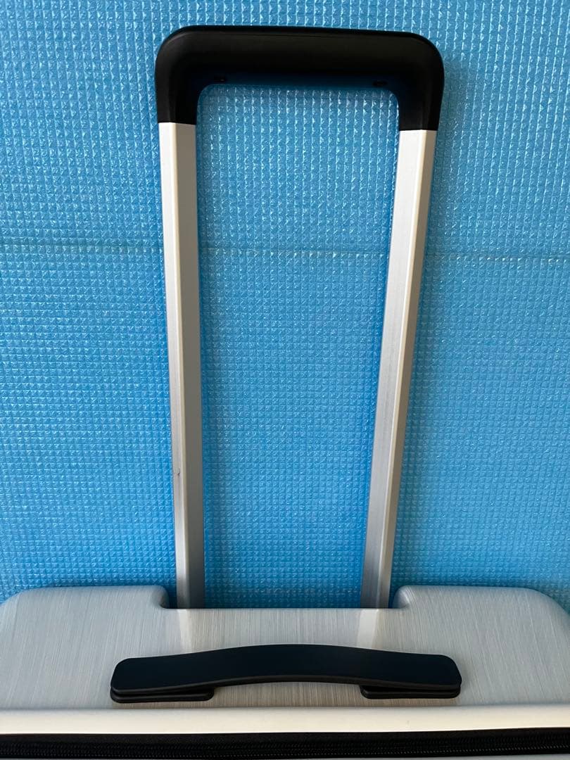 ACE キャリーケース　ホワイト　64L