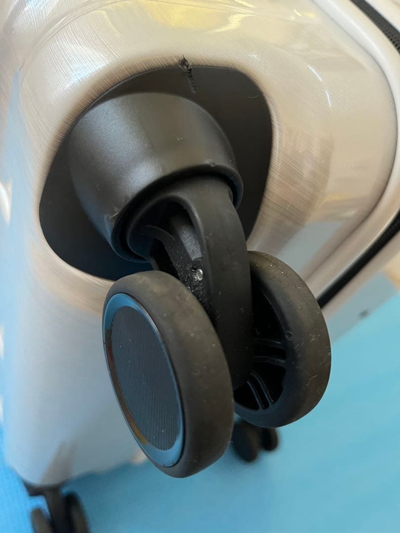 ACE キャリーケース　ホワイト　64L