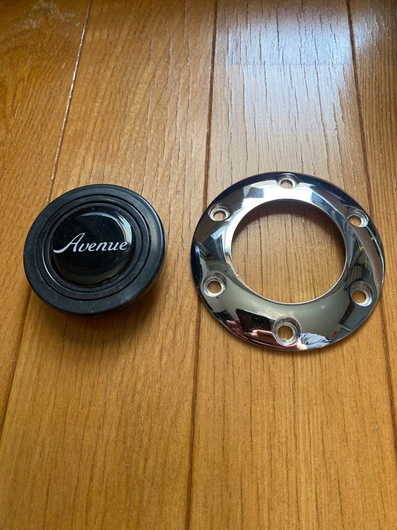 【mana】Avenue ホワイト ステアリング