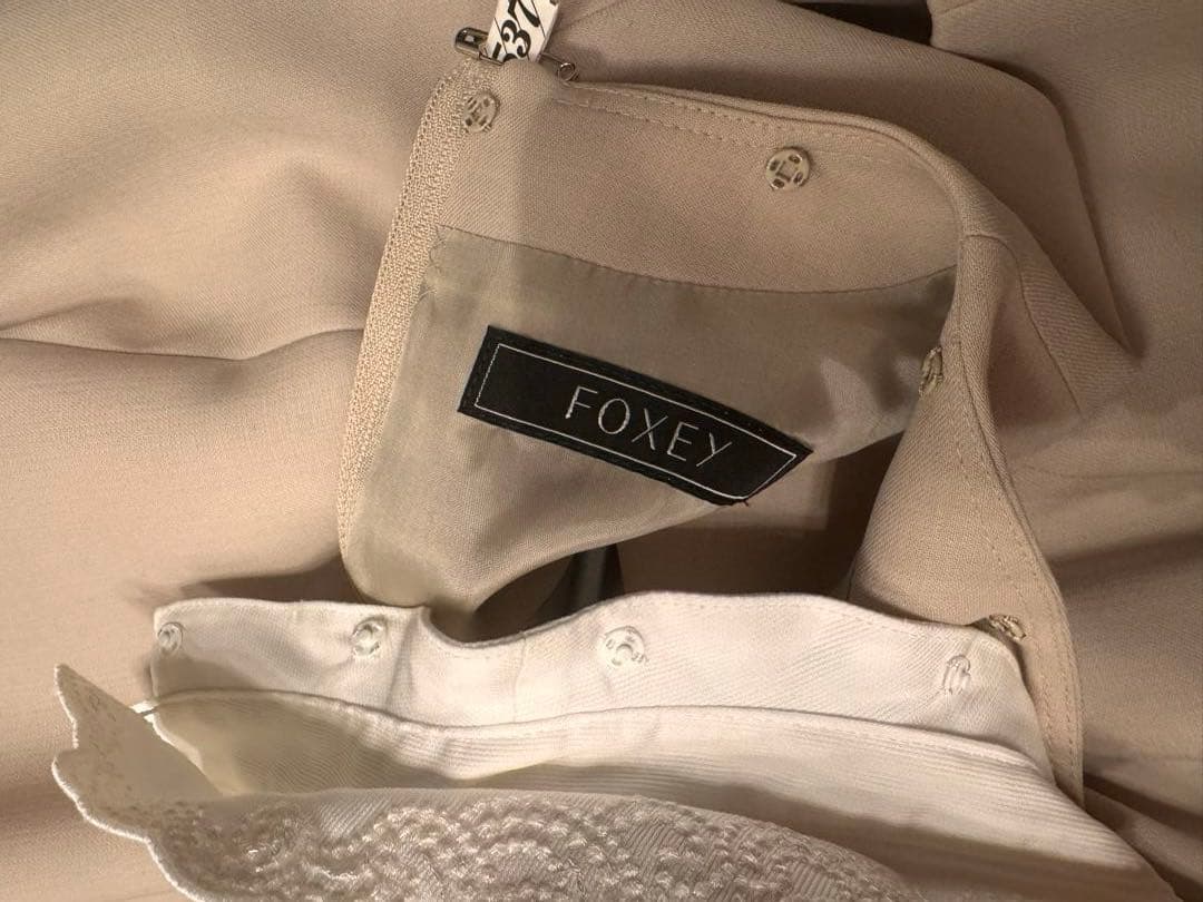 フォクシー白襟ワンピース/サンドベージュ 38クリーニング済み極美品