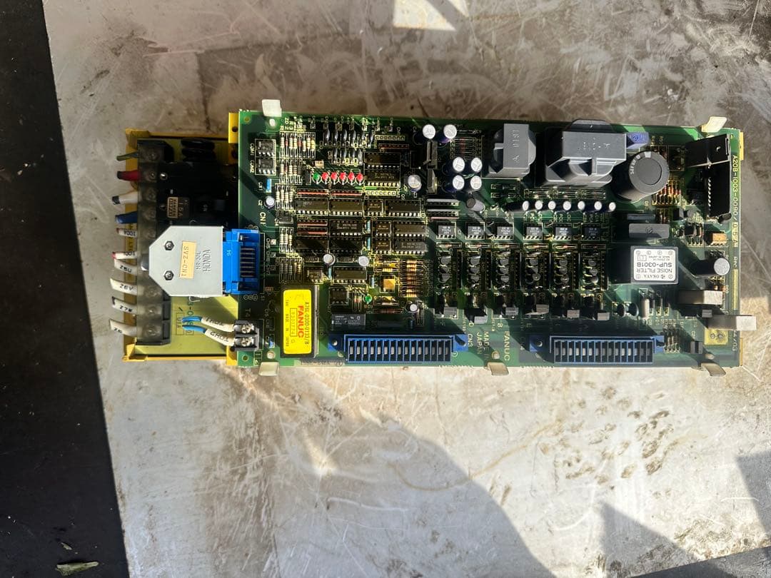 FANUC サーボアンプ A06B-6058-H106