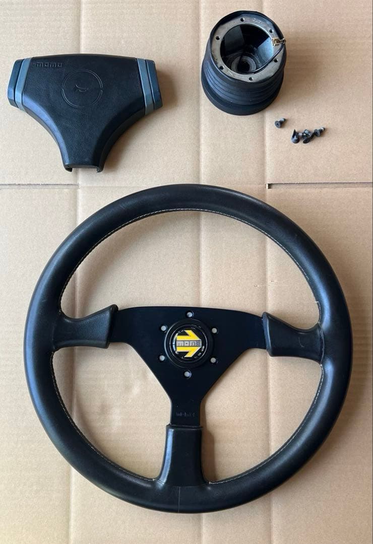 【希少】momoステアリング3スポーク 本革イタリア製(1987年)