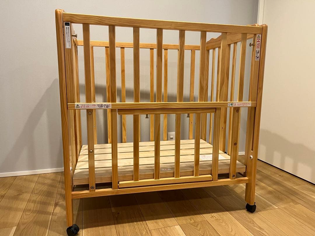 パタン　折りたたみベビーベッドM