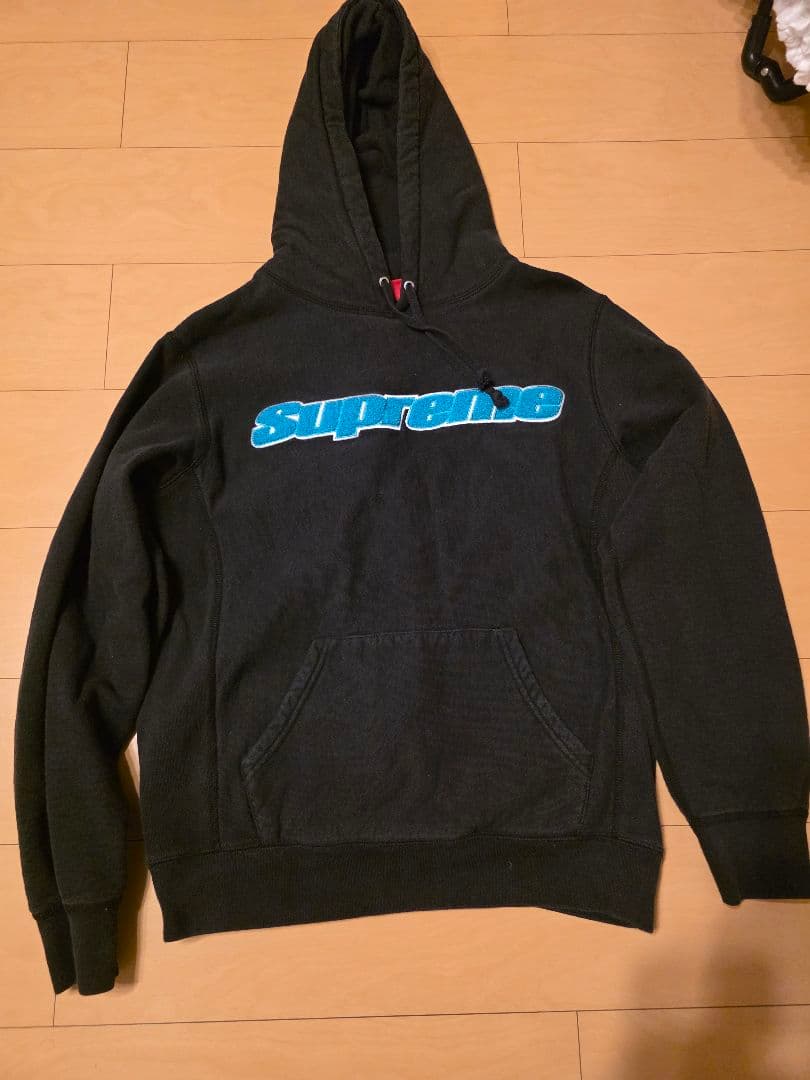 Supreme 19ss 　センター刺繍パイルロゴ パーカー　シュプリーム