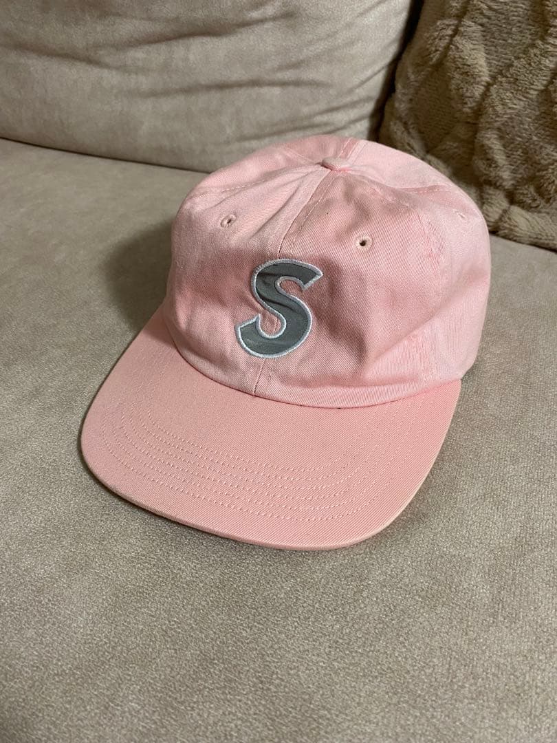 supreme ピンク Sロゴ キャップ