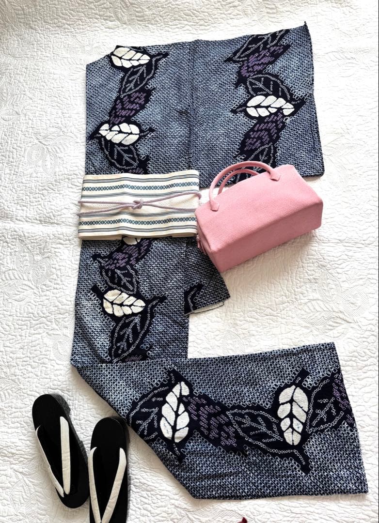 粋な大人の高級浴衣 仕立ての良い逸品◆有松絞り 舞葉文 優しい色味