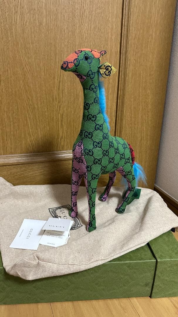 GUCCI キリン型　ぬいぐるみ