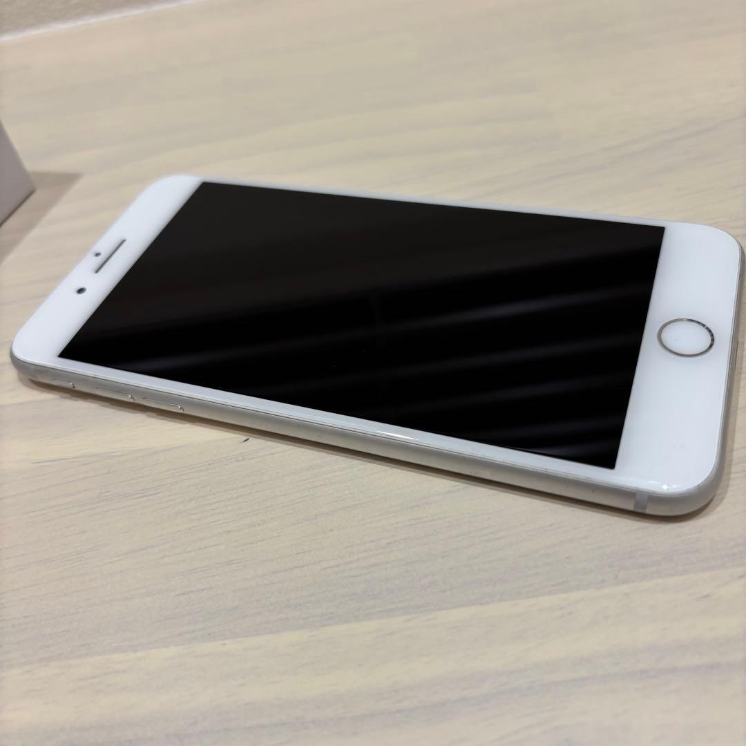 Apple iPhone 8 Plus シルバー 本体　スマホ　箱　256
