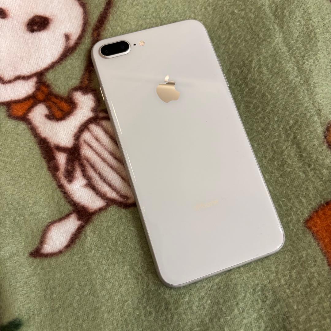 Apple iPhone 8 Plus シルバー 本体　スマホ　箱　256