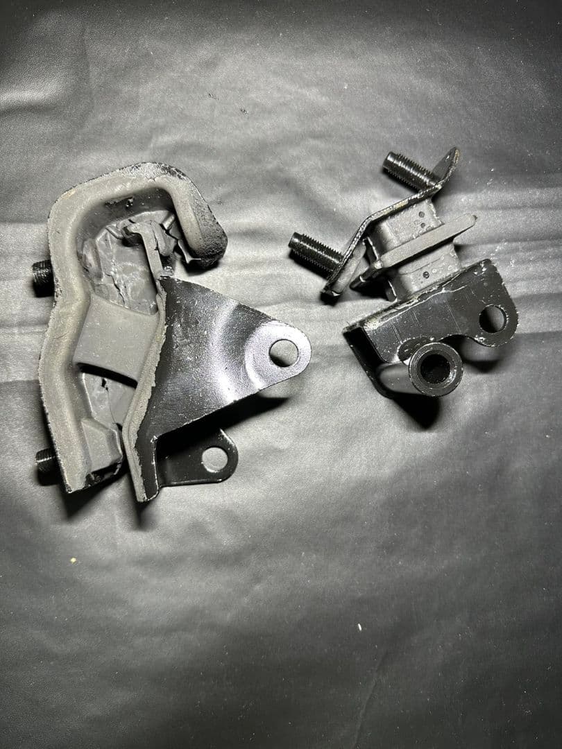 06〜08y ホンダ リッジライン　エンジンマウント　ミッションマウント