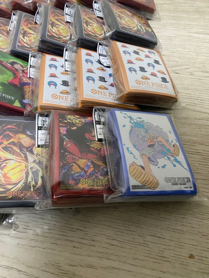 【新品未開封】ワンピースカードゲーム　スリーブ31個