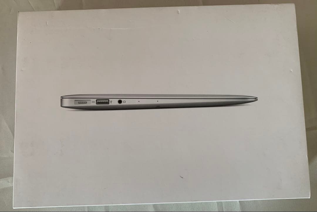 Apple MacBook Air 11-inch 2014 –軽量＆コンパクト