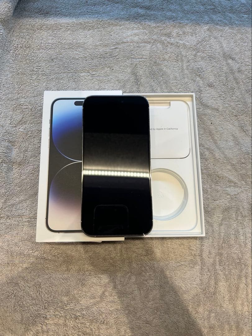 Apple iPhone 14 Promaxシルバー 本体　128G