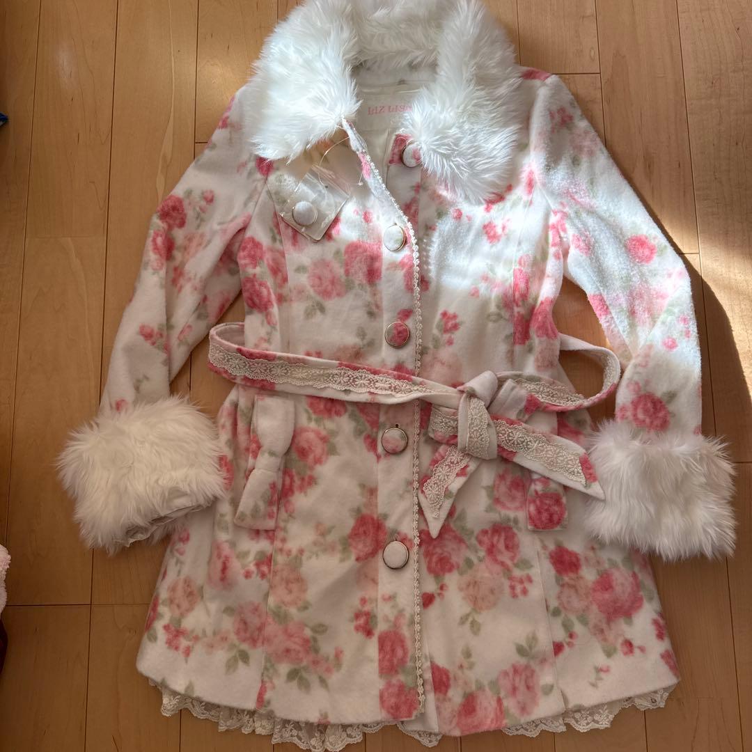 リズリサ福袋　新品未使用コート入り