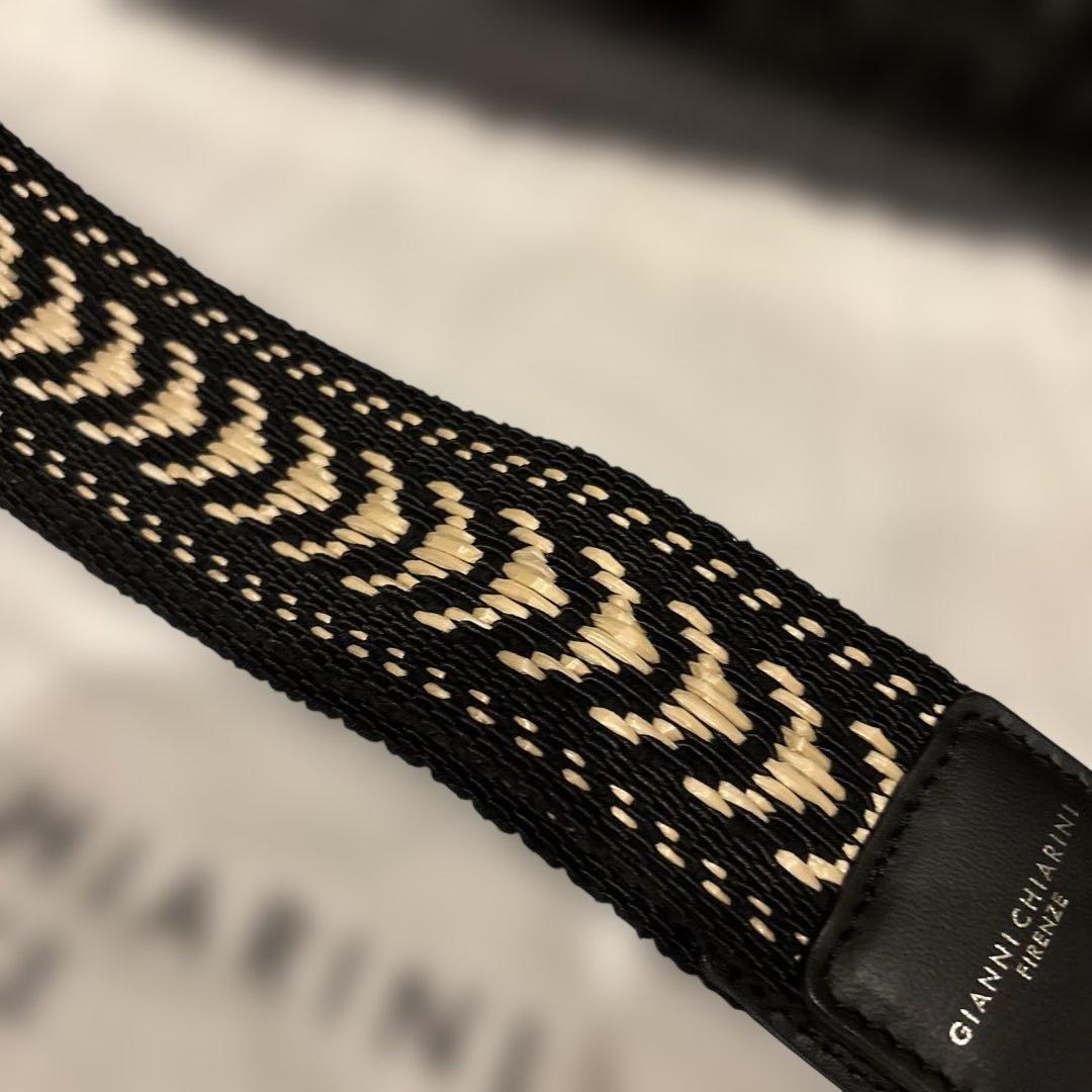 Gianni Chiarini クロスボディバック