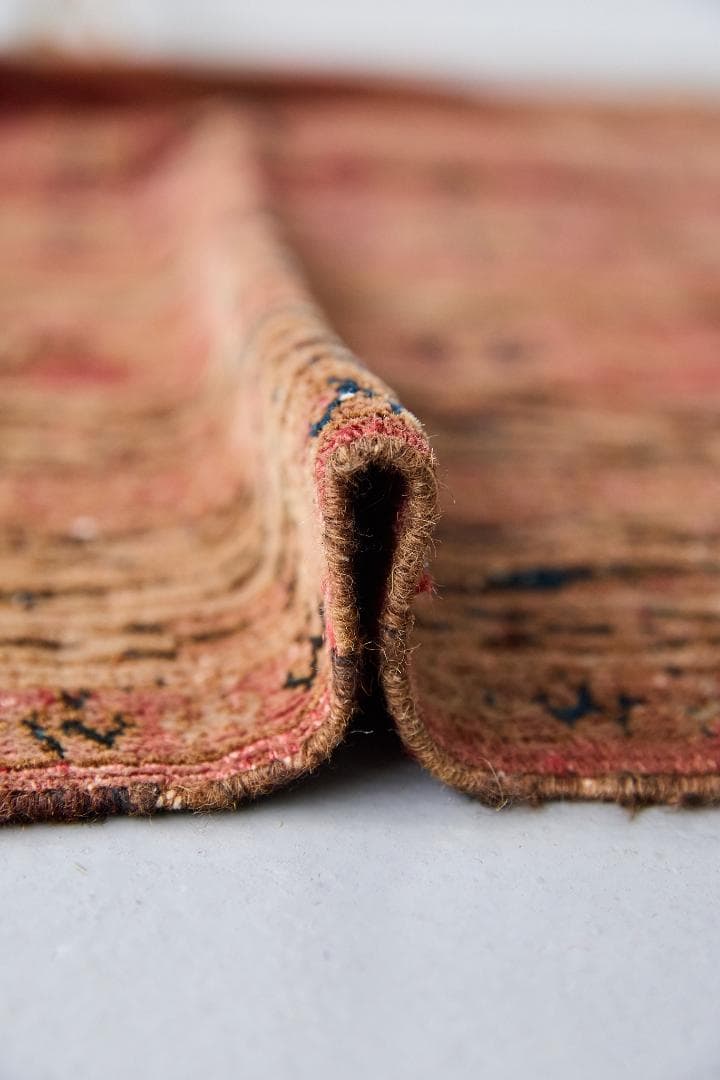 アンティークラグ　トルクメン族 エルサリ（189×135cm）赤　黒　茶