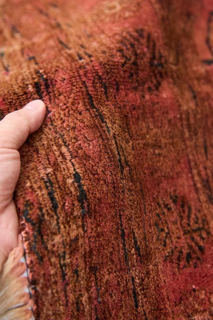 アンティークラグ　トルクメン族 エルサリ（189×135cm）赤　黒　茶