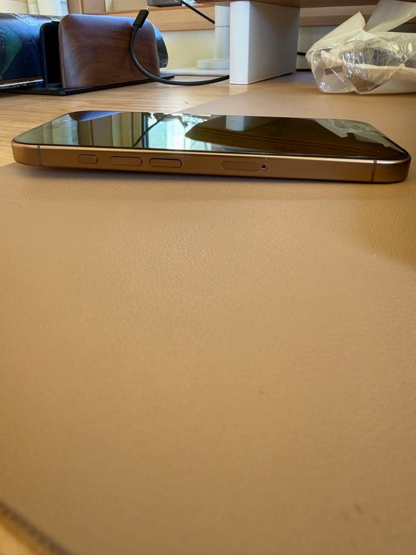 Apple iPhone 16 Pro 1TB デザートチタニウム