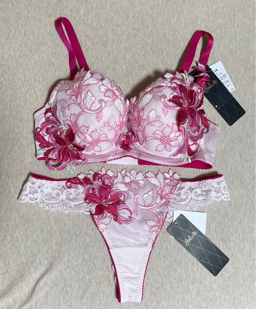 サルートE65 期間限定お値下げ 13000→10000