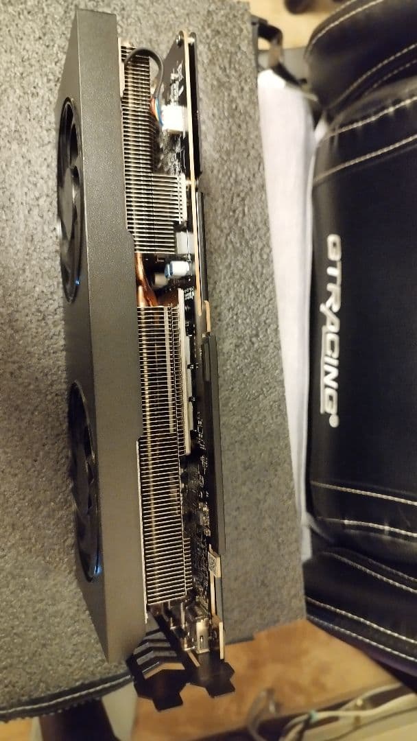 玄人志向 AMD RADEON RD-RX7700XT-E12GB/DF