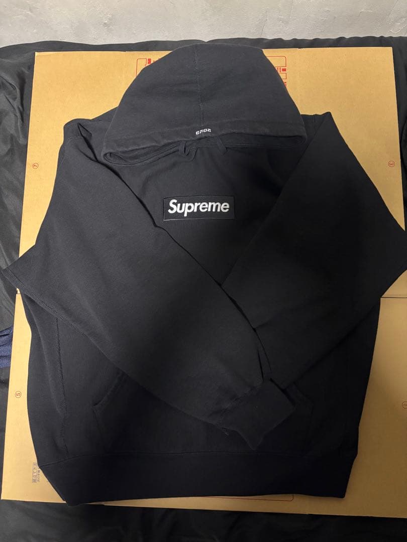 Supreme ボックスロゴパーカー　23FW