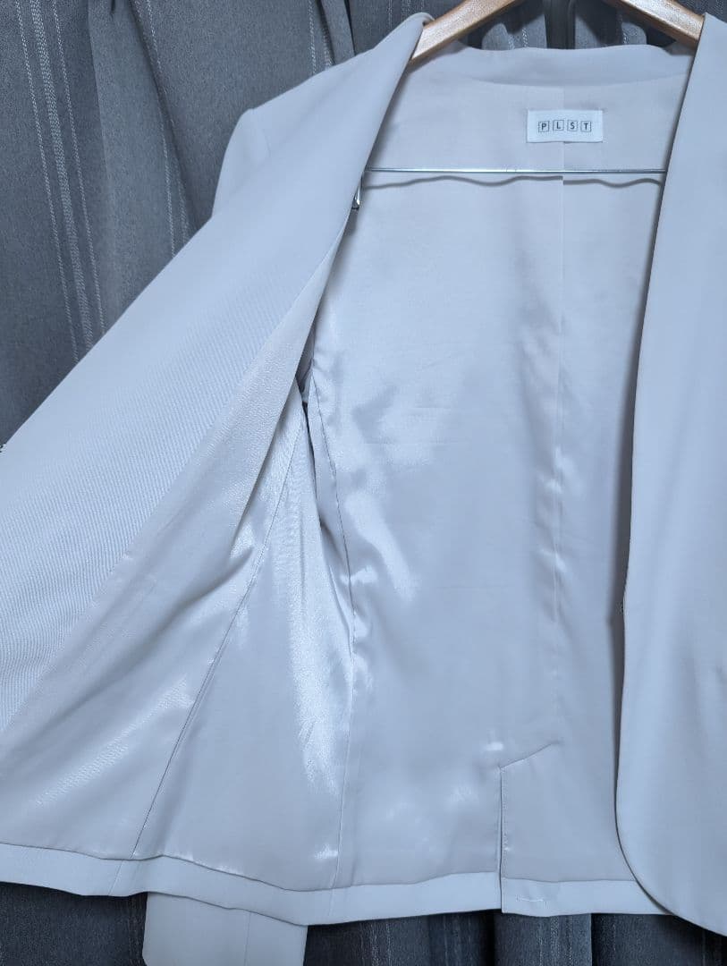 PLST プラステ　ライトグレーセットアップ