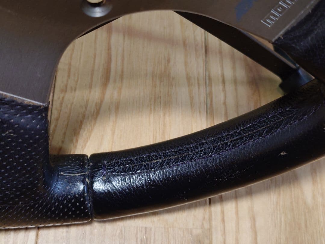 専用出品MOMO Race 32cm ステアリングとリング、ホーンボタン