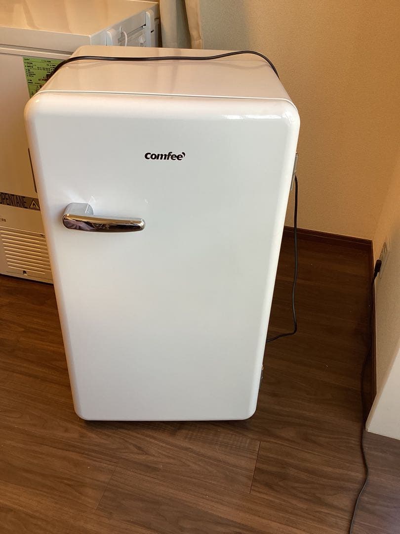 【中古】冷蔵庫　レトロ　2024年製　comfee 93L 冷蔵庫