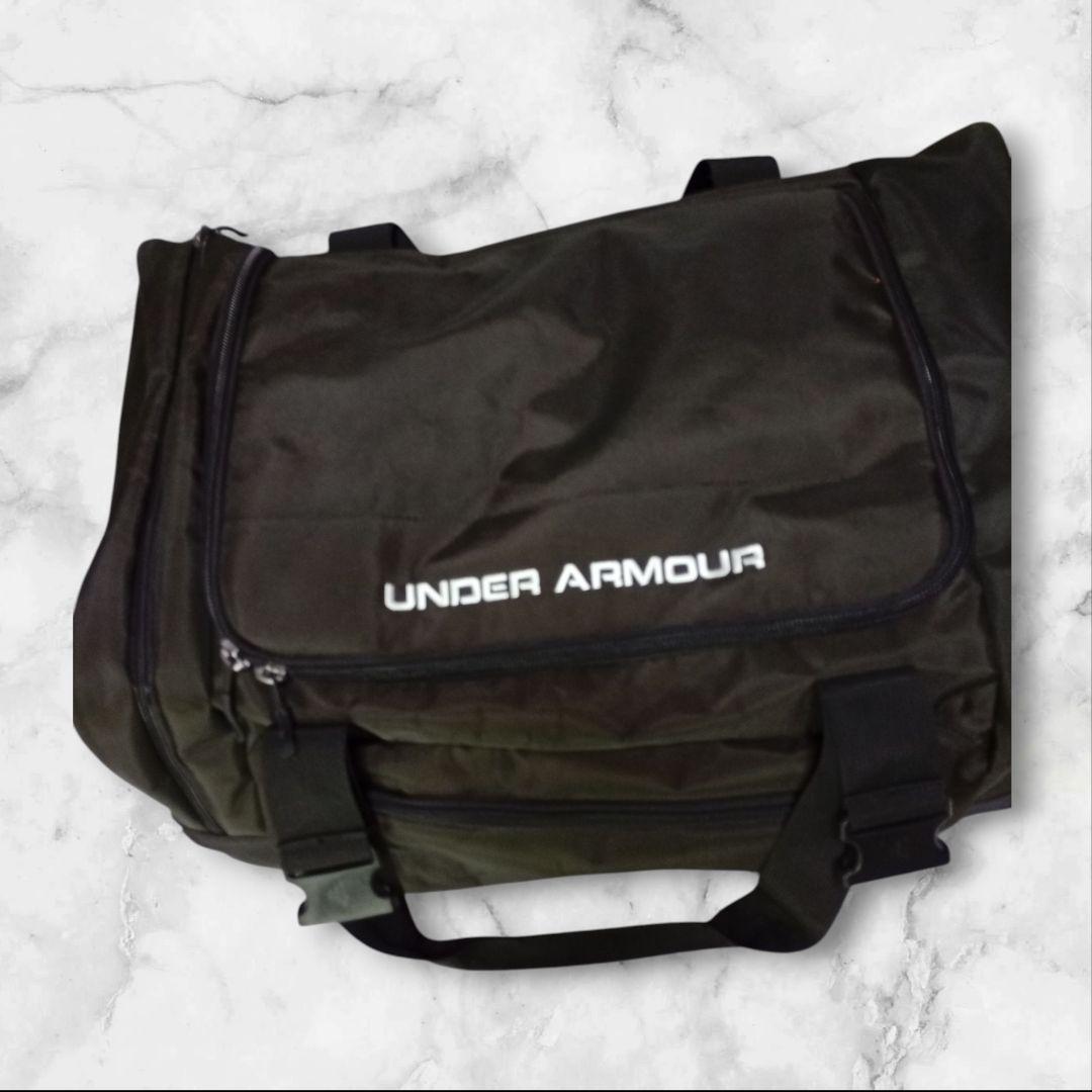 UNDER ARMOUR キャリー　バッグ アンダーアーマ 【セール！】