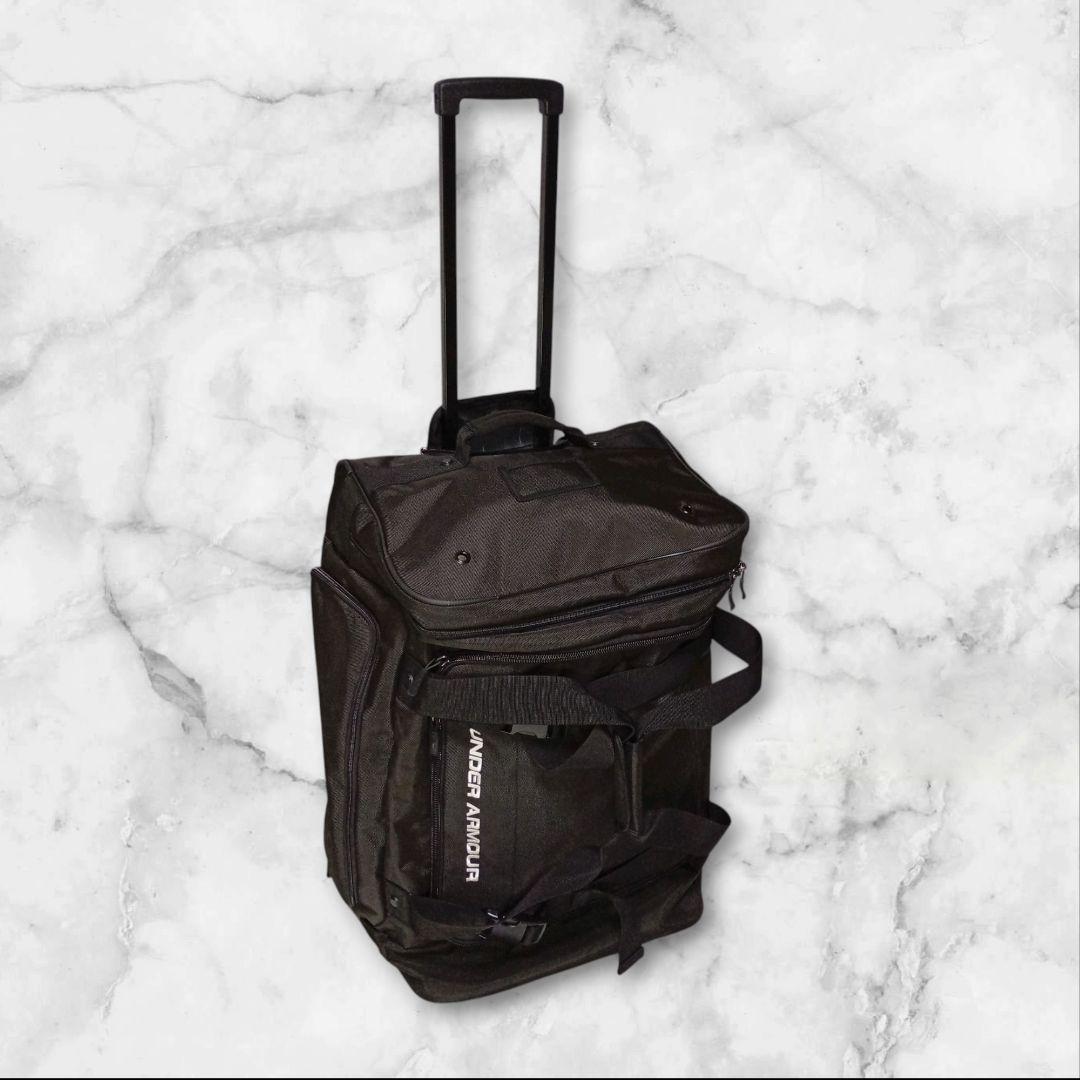 UNDER ARMOUR キャリー　バッグ アンダーアーマ 【セール！】