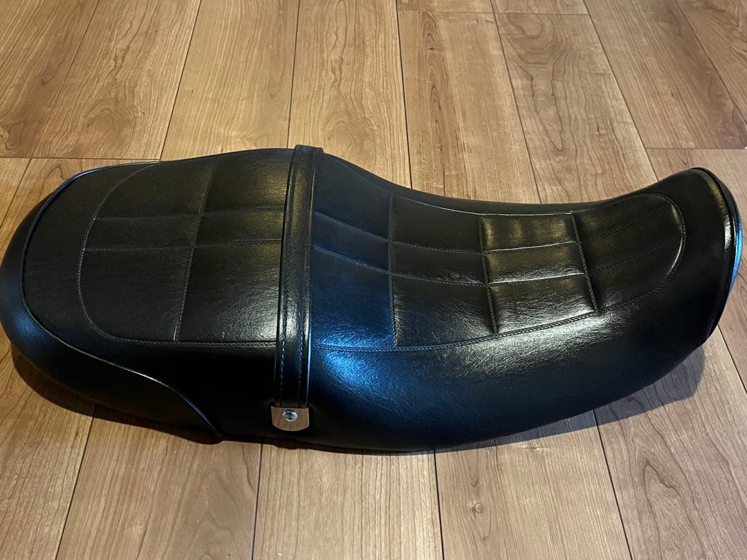 茗荷シート　Z900RS 、CAFE用 ZⅡパターン　艶ありブラック