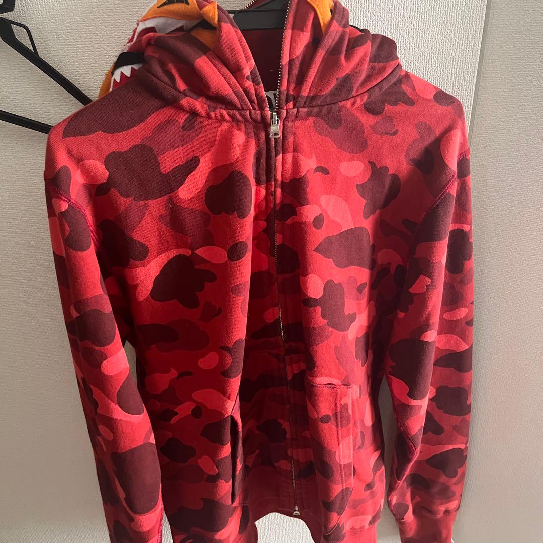 APE シャークパーカー