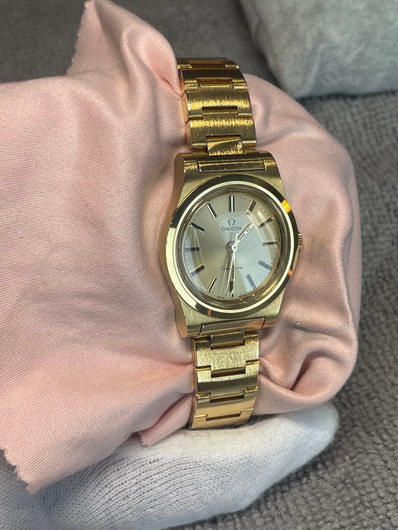 SWISS OMEGA 手巻き　レディース　正確稼働　ほぼ未使用　裏蓋シール　箱