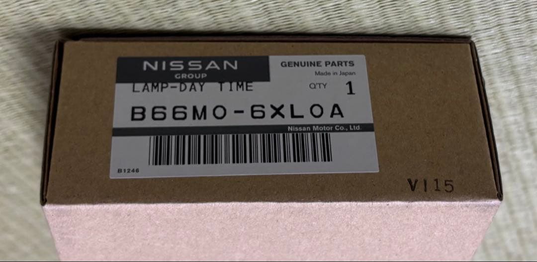 日産 AURA (E13) 純正アクセサリー グリルイルミネーション