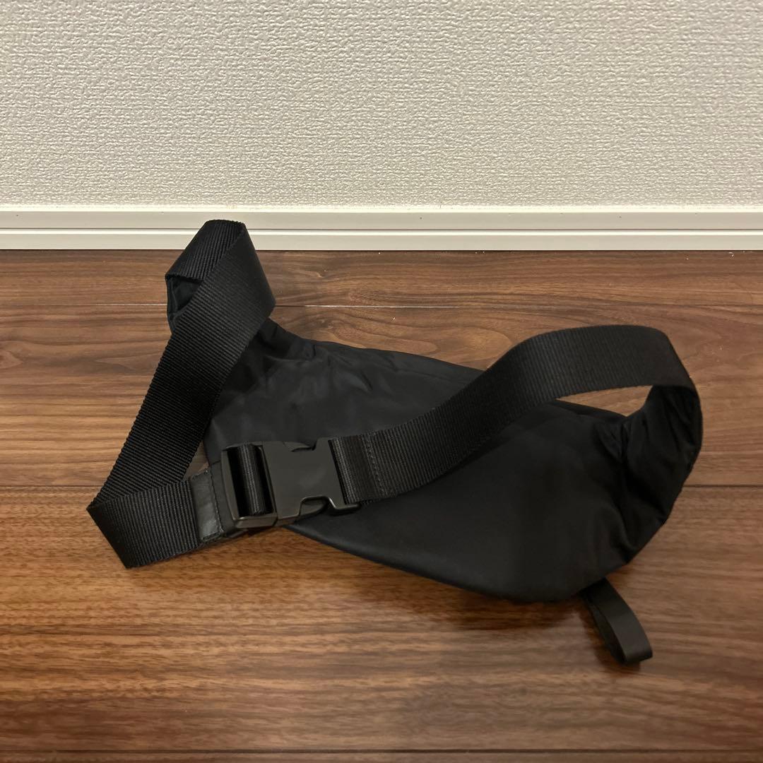 Tory Burch ブラック ボディバッグ