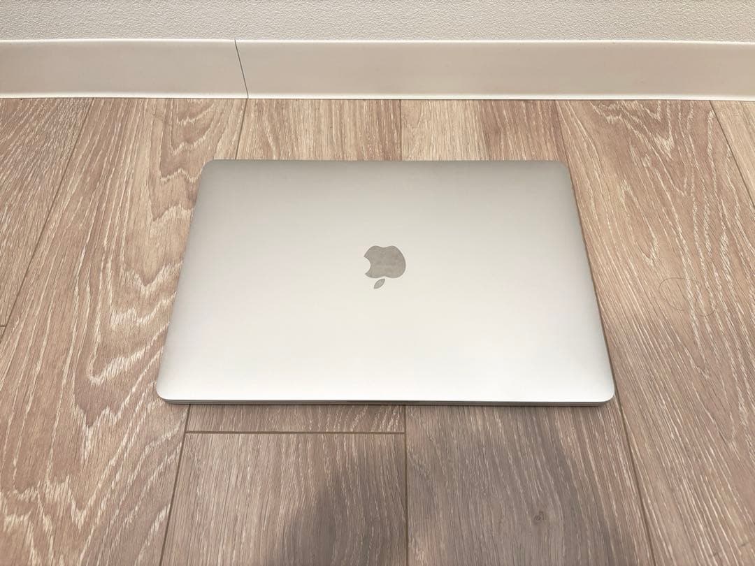 MacBook Pro 2019 13-inch メモリ8GB SSD256GB