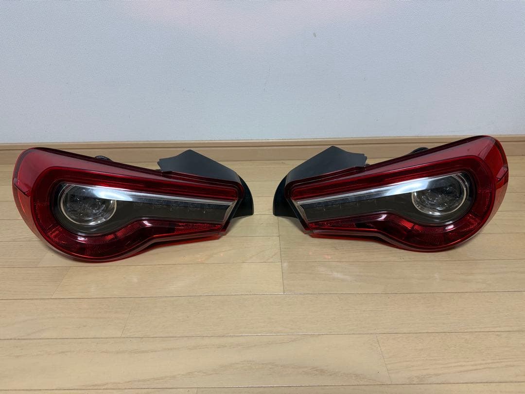 ZN6 86純正ヘッドライト 左右セット ジャンクレンズヒビ割れあり 点灯確認済