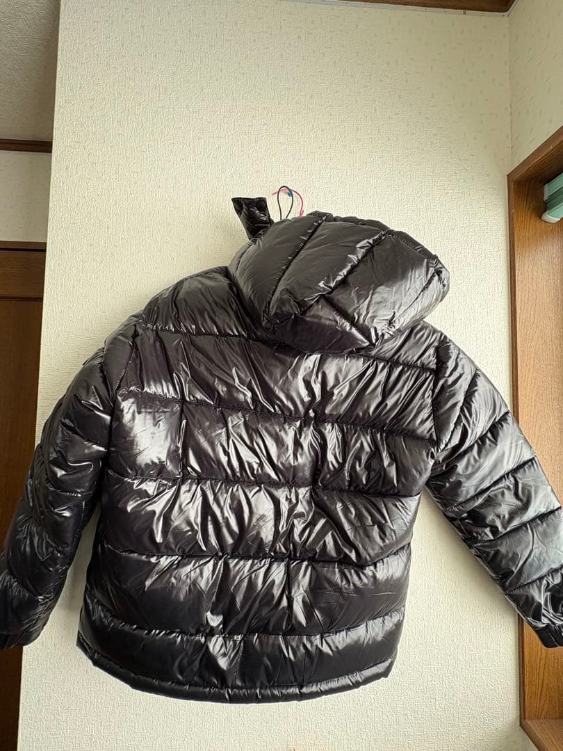 MONCLER ブラック マヤダウンジャケット フード付き