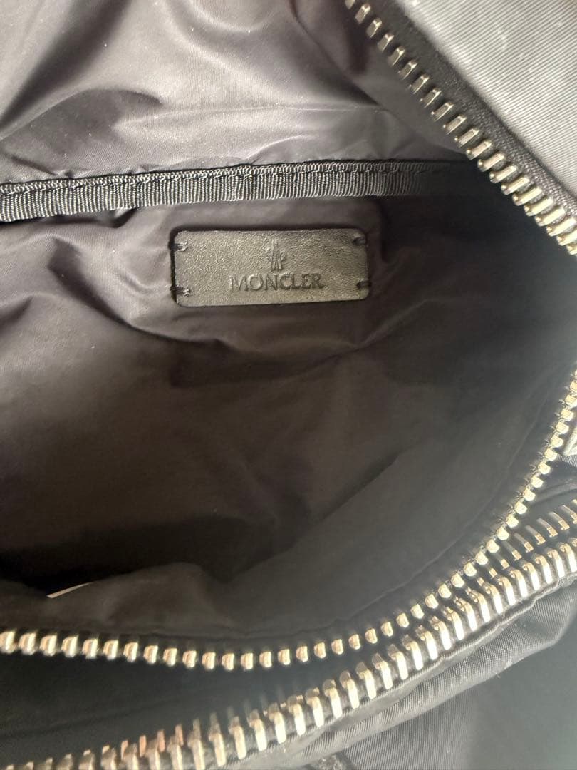 更にお値下げしました！激安！MONCLER ブラック ウエストポーチ