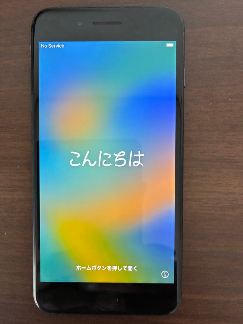 iPhone8puls simなしです、動作は問題ありません、データー消去済み
